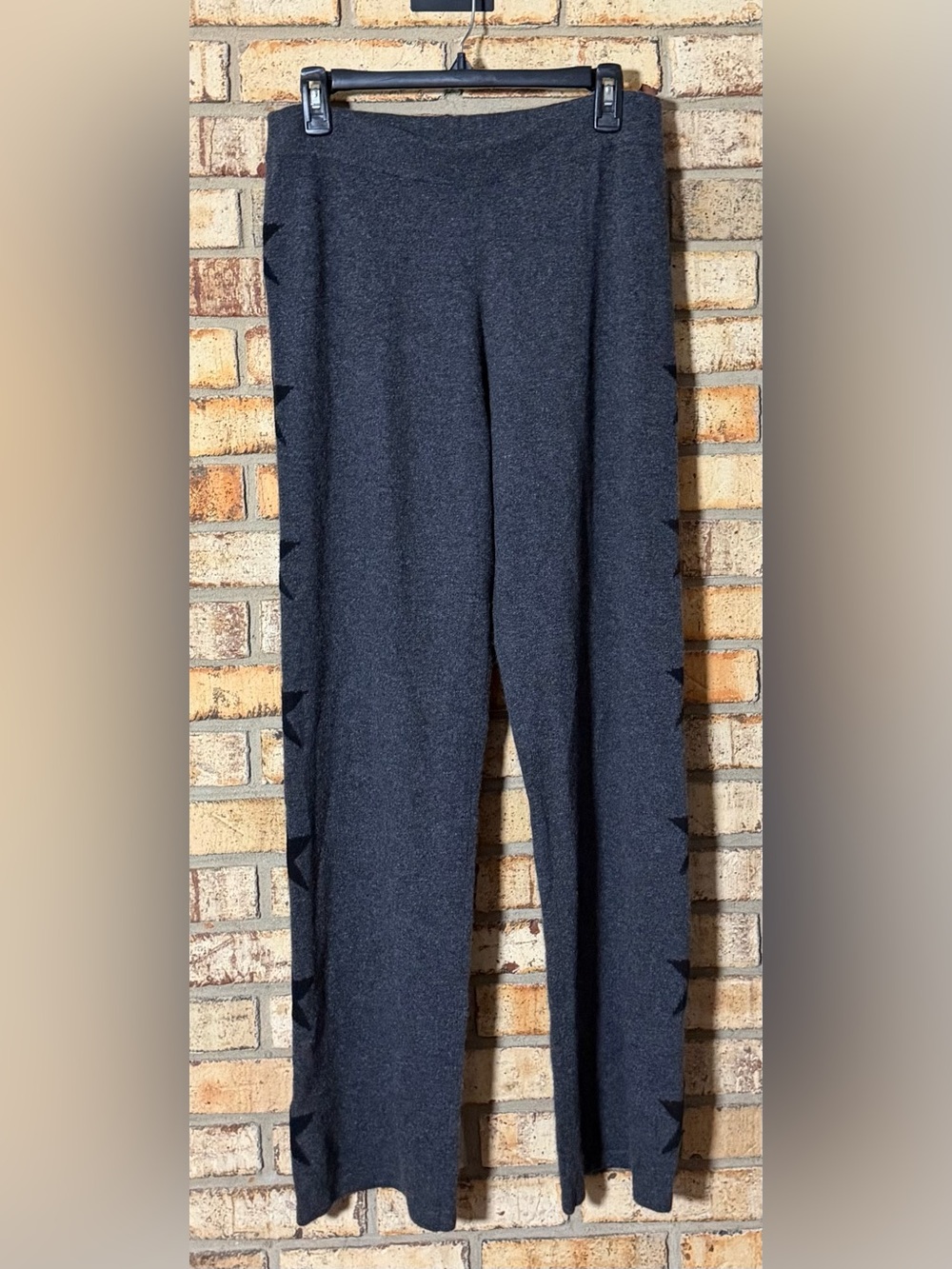 The Cashmere Project grey pants stars M
